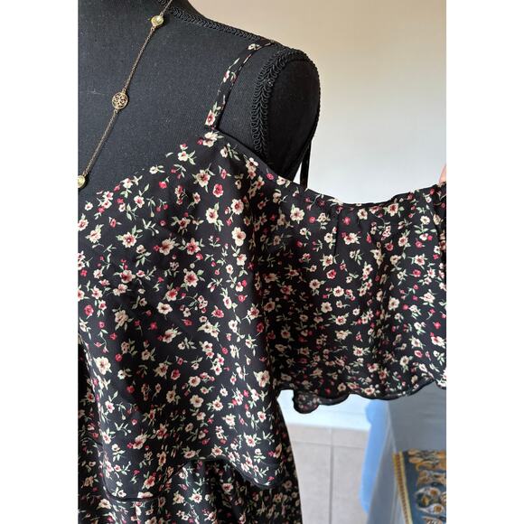 Black and Pink Off-Shoulder Flutter Sleeve Midi Sundress - Picture 2 of 5